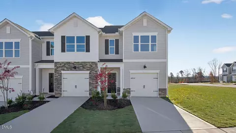 163 Starlight St, Sanford, NC 27330