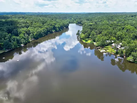 2144 Lakeshore Ct, Chapel Hill, NC 27514