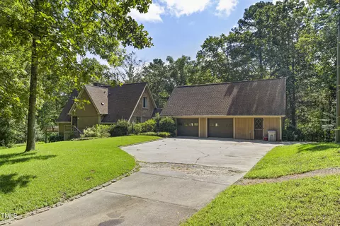 73 Hilltop Rd, Sanford, NC 27330