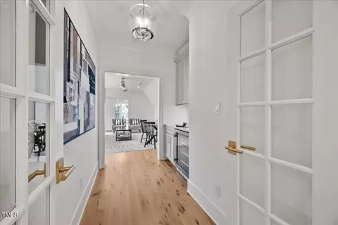 Entry Way - 2120 Kipawa St, Raleigh, NC 27607 photo 6 of 7
