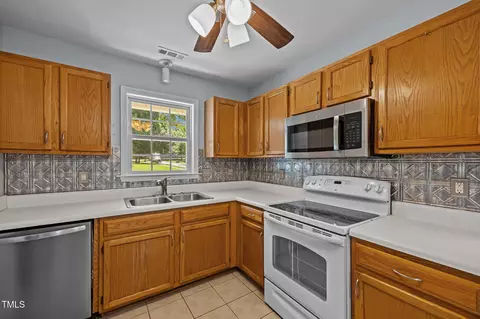 Kitchen - 262 Highgate Cir, Wake Forest, NC 27587 photo 2 of 5