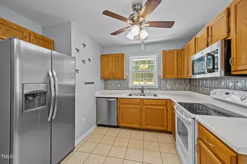 Kitchen - 262 Highgate Cir, Wake Forest, NC 27587 photo 1 of 5