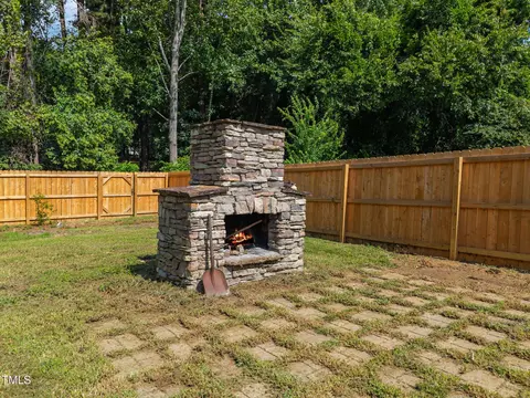 Exterior - 262 Highgate Cir, Wake Forest, NC 27587 photo 6 of 8