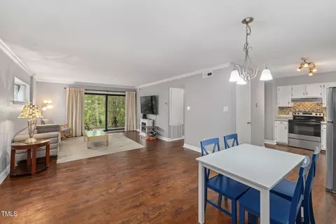 5102 Flint Ridge Pl, Raleigh, NC 27609