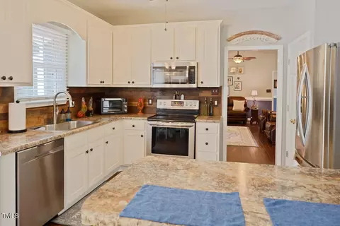 Kitchen - 230 Wendy Pl, Benson, NC 27504 photo 4 of 6