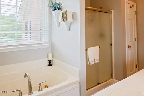 Bath - 230 Wendy Pl, Benson, NC 27504 photo 1 of 4