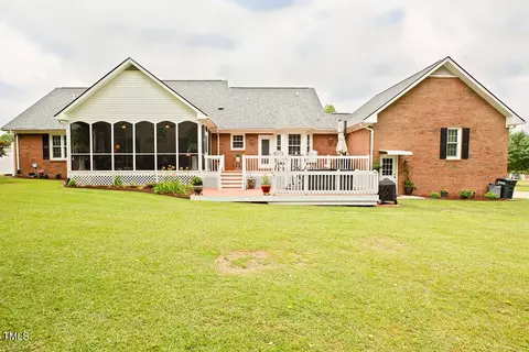 Exterior - 230 Wendy Pl, Benson, NC 27504 photo 9 of 10