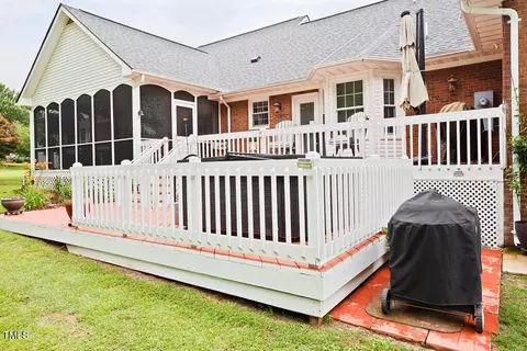 Exterior - 230 Wendy Pl, Benson, NC 27504 photo 2 of 10