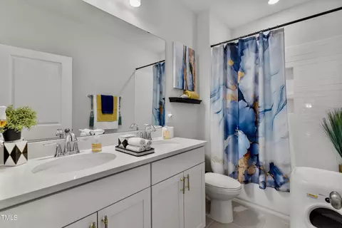 Bath - 8101 Fergus Ct, Wake Forest, NC 27587 photo 2 of 6
