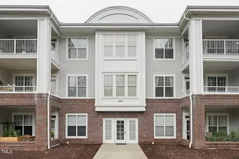 233 Eyam Hall Ln, Apex, NC 27502