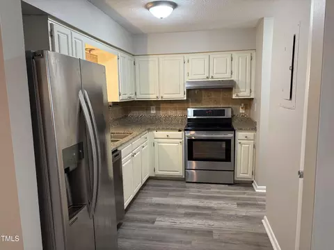 533 Pine Ridge Pl, Raleigh, NC 27609