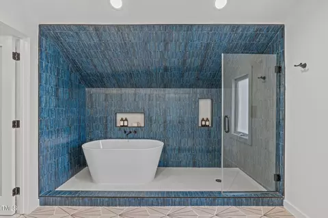 Bath - 318 E Trinity Ave, Durham, NC 27701 photo 3 of 4