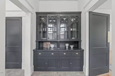 Entry Way - 318 E Trinity Ave, Durham, NC 27701 photo 3 of 7