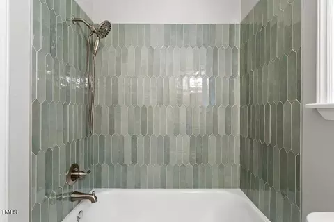 Bath - 819 Durkyn Pl, Wake Forest, NC 27587 photo 2 of 4