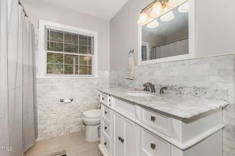Bath - 2900 Beech Grove Dr, Durham, NC 27705 photo 1 of 3