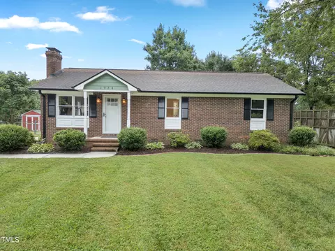 1934 Dorsett St, Burlington, NC 27215