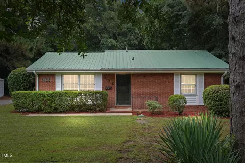 555 S Gaines St, Southern Pines, NC 28387