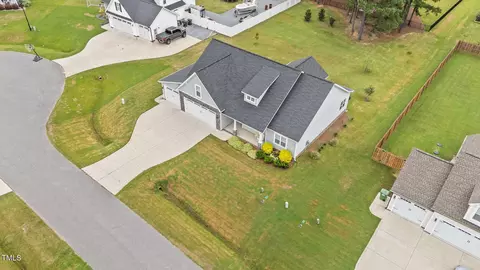 32 Boulder River Trl, Benson, NC 27504 photo 2