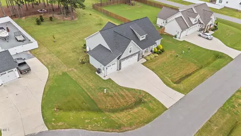 32 Boulder River Trl, Benson, NC 27504 photo 3