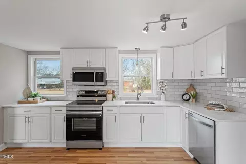 Kitchen - 322 Pace St, Smithfield, NC 27577 photo 6 of 6