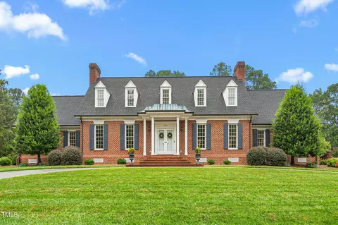 2276 Lakeview Ter, Burlington, NC 27215