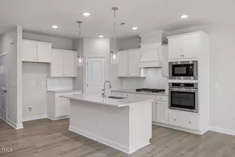 3910 Well Fleet Dr, Fuquay Varina, NC 27526
