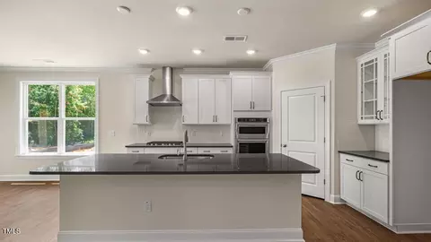 Kitchen - 36 Pink Iris Ct, Clayton, NC 27520 photo 6 of 7