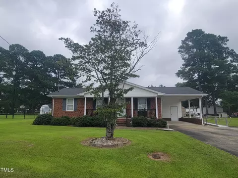 301 S Isabella St, Coats, NC 27521