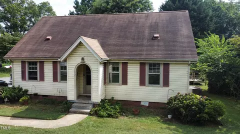 1529 W Hanover Rd, Burlington, NC 27217