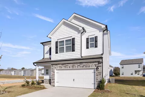 172 Courtside Dr, Dunn, NC 28334 photo 2