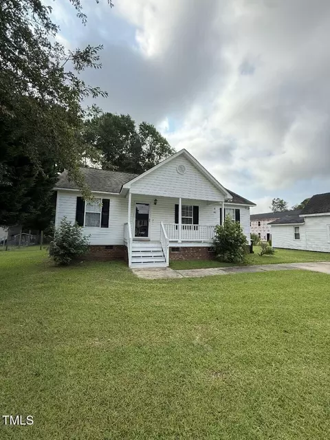 125 Temple St, Four Oaks, NC 27524