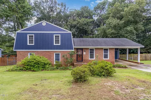 610 SE Maynard Rd, Cary, NC 27511