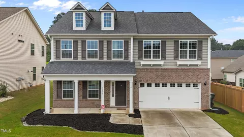 3609 Neuse Estates Dr, Raleigh, NC 27604