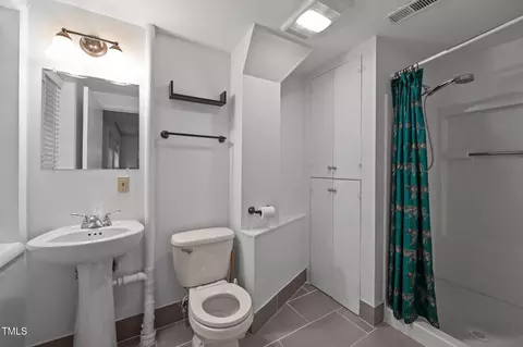 Bath - 806 Beaver Dam Rd, Raleigh, NC 27607 photo 3 of 3