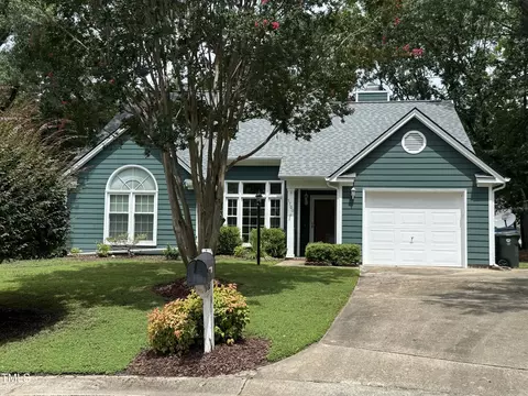 5700 Earlham Ct, Raleigh, NC 27613
