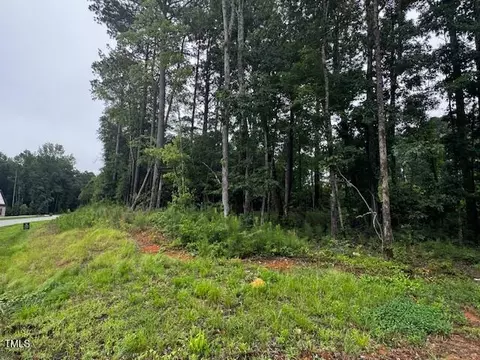 331 Meadow Walk Dr, Fuquay Varina, NC 27526