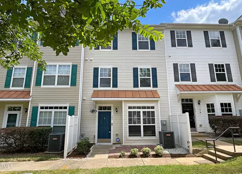 2221 Valley Edge Dr #105, Raleigh, NC 27614