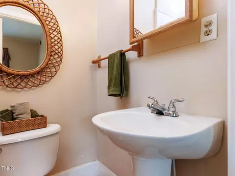 Bath - 701 Rand Rd, Garner, NC 27529 photo 3 of 4