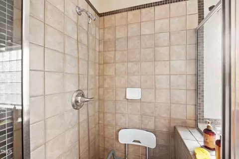 Bath - 2 Red Sage Ct, Durham, NC 27703 photo 3 of 8