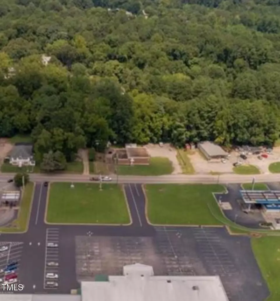  321 E Macon St, Warrenton, NC 27589 photo 3