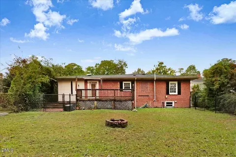 Exterior - 407 E Woodall St, Smithfield, NC 27577 photo 2 of 4