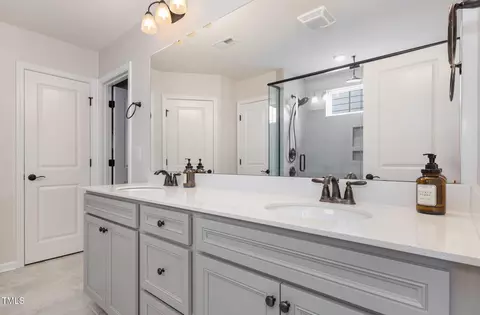 Bath - 1720 Highpoint St, Wake Forest, NC 27587 photo 2 of 3