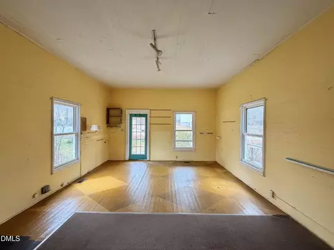 Living - 802 Mill St, Wake Forest, NC 27587 photo 4 of 5