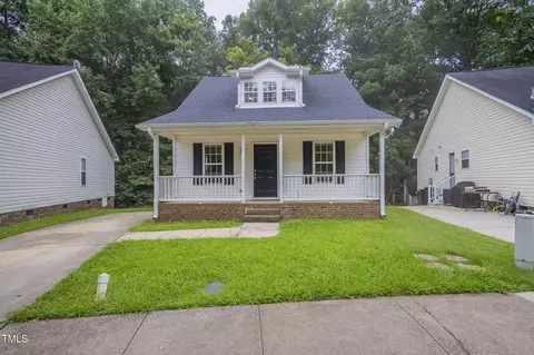 321 Cross Hill Ln, Holly Springs, NC 27540