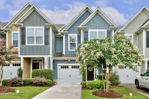 106 Hundred Oaks Ln, Holly Springs, NC 27540