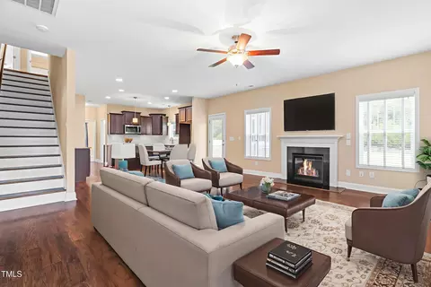 Living - 895 November Ln, Willow Spring, NC 27592 photo 1 of 5