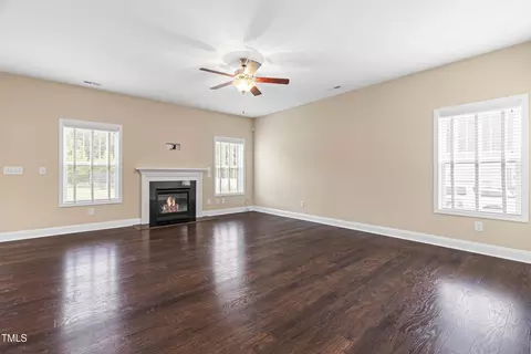 Living - 895 November Ln, Willow Spring, NC 27592 photo 3 of 5