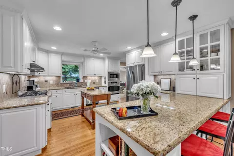Kitchen - 2013 Eagleton Cir, Raleigh, NC 27609 photo 2 of 10