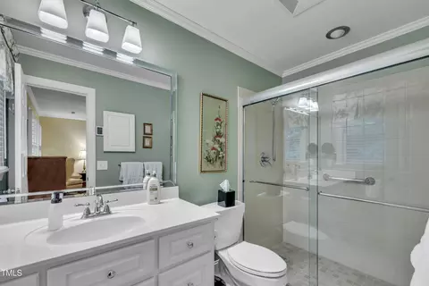 Bath - 2013 Eagleton Cir, Raleigh, NC 27609 photo 2 of 3