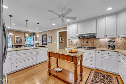 Kitchen - 2013 Eagleton Cir, Raleigh, NC 27609 photo 5 of 10
